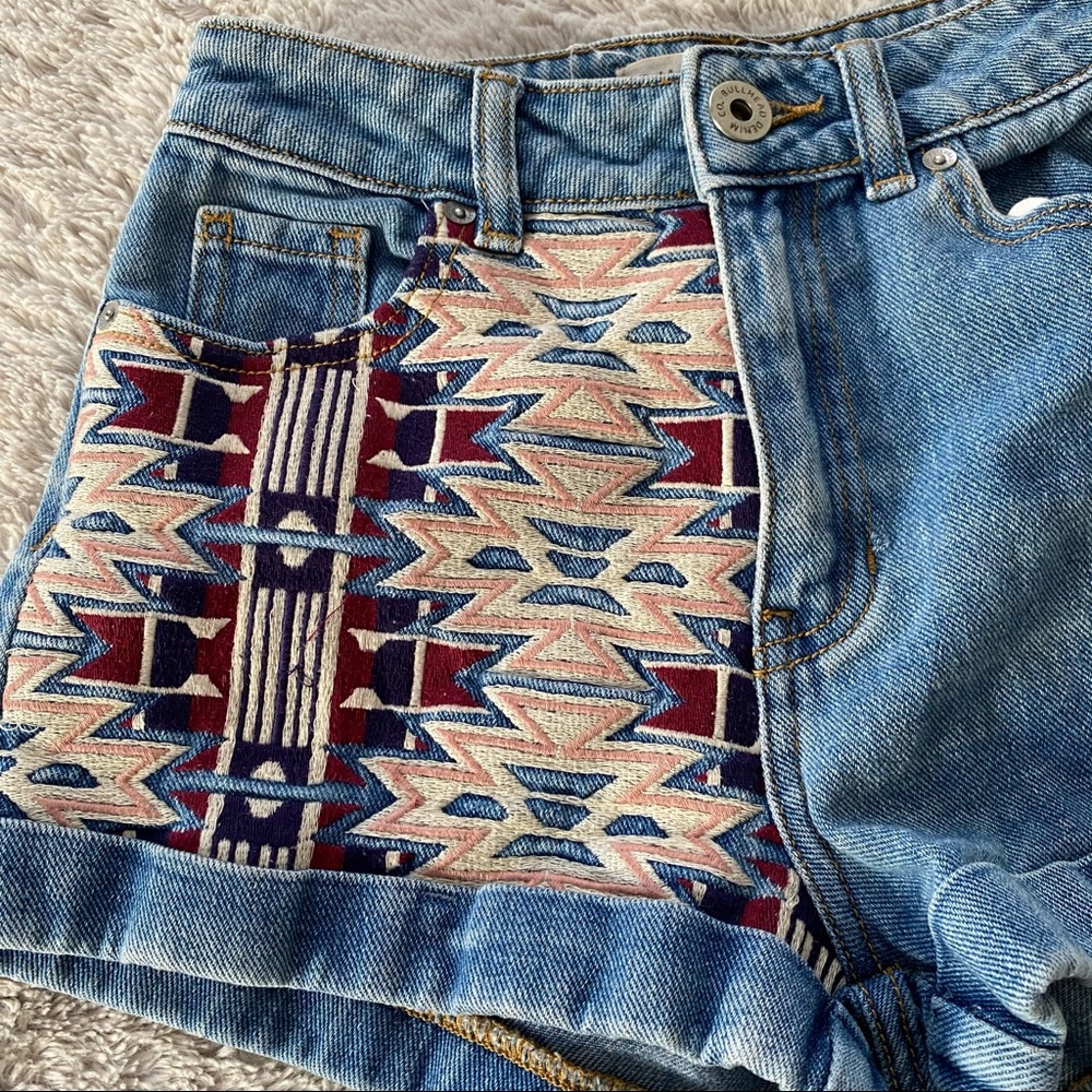 Aztec Bullhead Mom Shorts